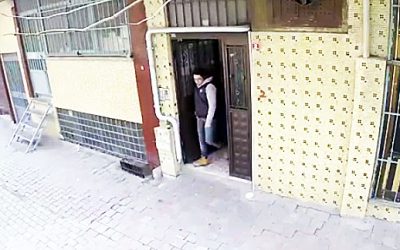 Hidden Cameras Caught Her Leaving Her Place, The Guy Following Her Never Expected Her To Do THIS