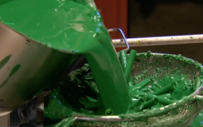 Father Boils Crayons and Runs Them Through a Spaghetti Strainer. But When He’s Done AMAZING!