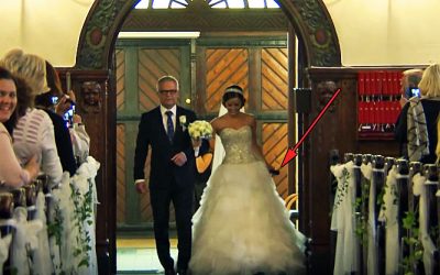 Dad Is About To Walk His Daughter Down The Aisle. But When She Lifts Her Arm Everybody Is Stunned!