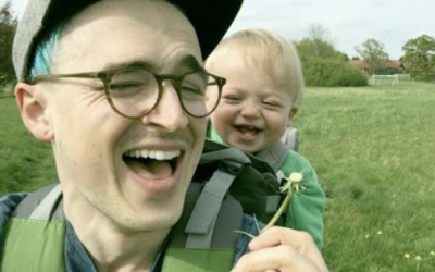 Daddy Shows His Baby a Dandelion For The First Time Ever But His Reaction Made Me Spit My Drink Out!