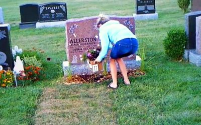 2 Ladies Confronted While They Rob Graves! The Cemetery Decides To Teach Them a Lesson They Won’t Forget!