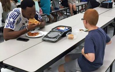 Mom’s Friendless Kid Always Ate Lunch Alone. Then a Football Star Sat Down and Mom Breaks Down In Tears!